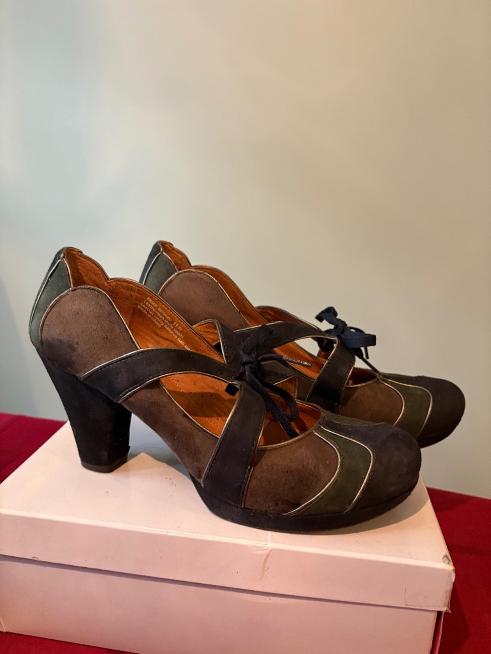 Naya vintage leather women heels